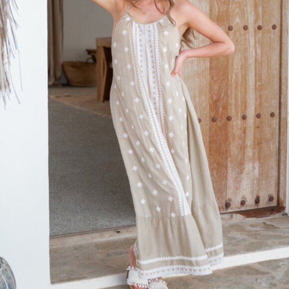 IBIZAMODE DRESS MINA EMBROIDERY in BEIGE - NEW WITH TAGS - XL/XXL - GORGEOUS! - Picture 1 of 5